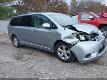  Salvage Toyota Sienna