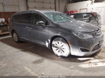  Salvage Chrysler Pacifica