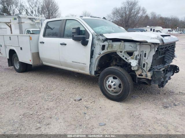  Salvage General Motors Sierra 3500hd Chassis