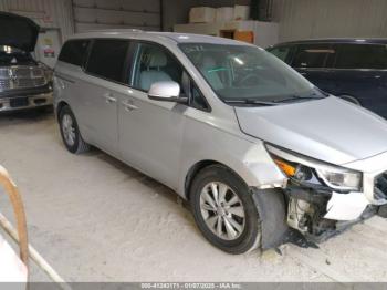  Salvage Kia Sedona