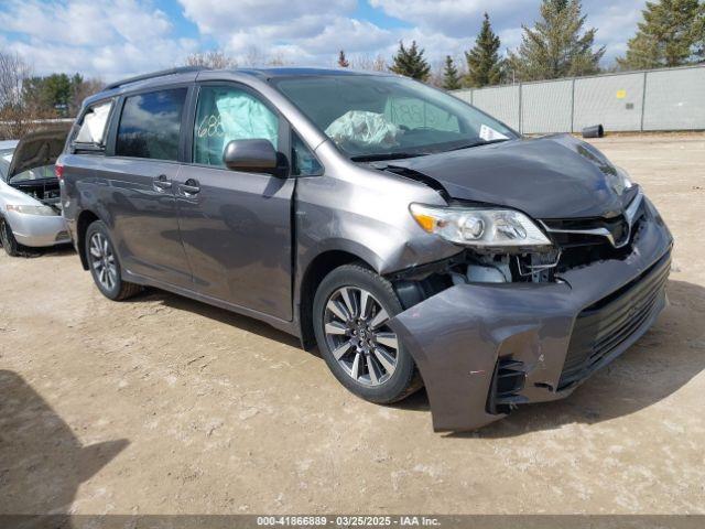  Salvage Toyota Sienna