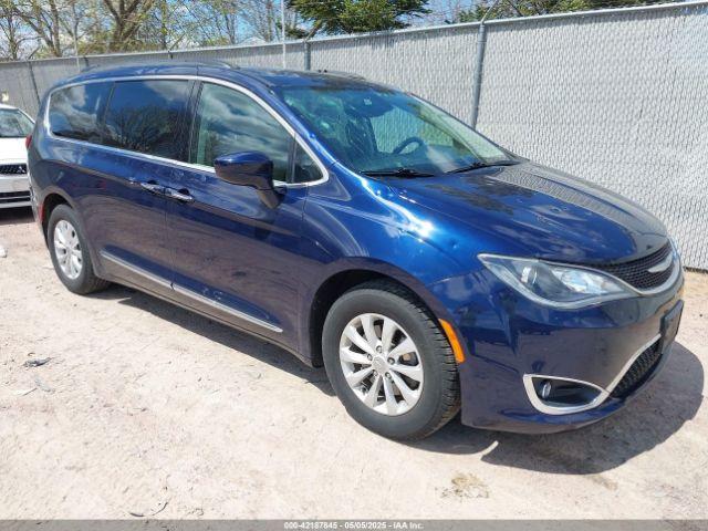  Salvage Chrysler Pacifica