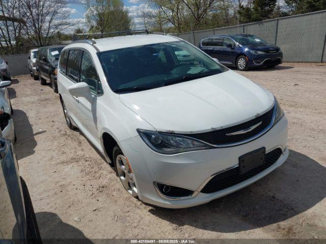  Salvage Chrysler Pacifica