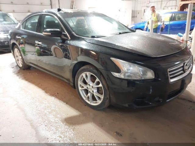  Salvage Nissan Maxima