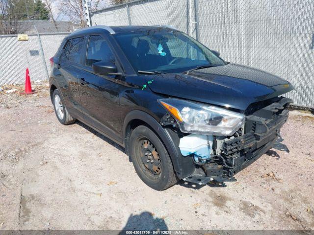  Salvage Nissan Kicks