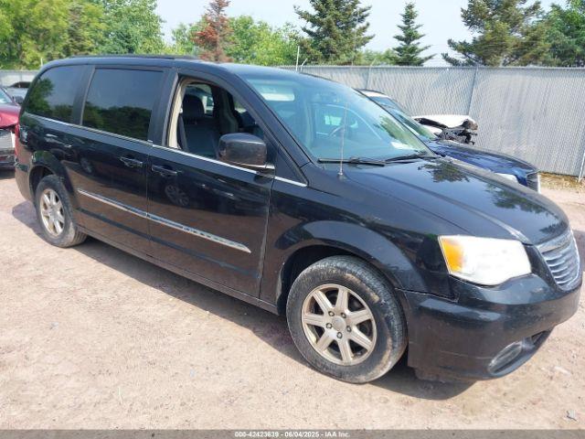  Salvage Chrysler Town & Country