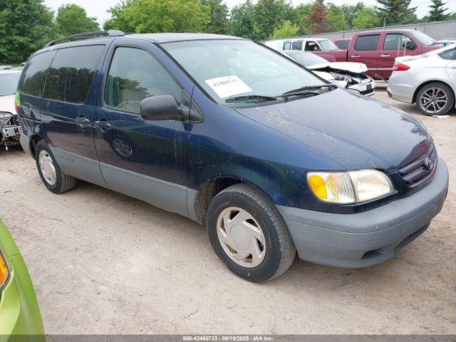  Salvage Toyota Sienna