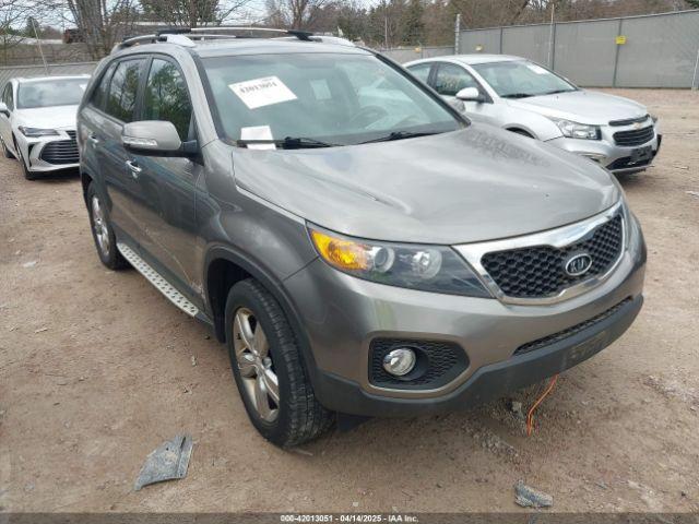  Salvage Kia Sorento