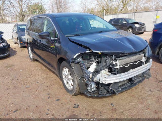  Salvage Chrysler Pacifica
