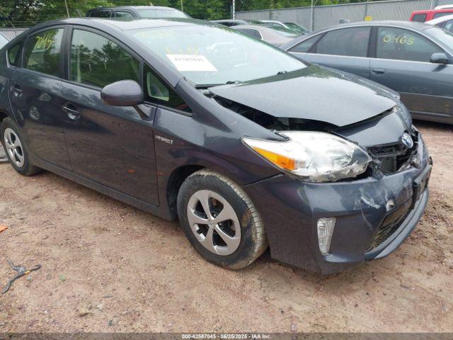  Salvage Toyota Prius