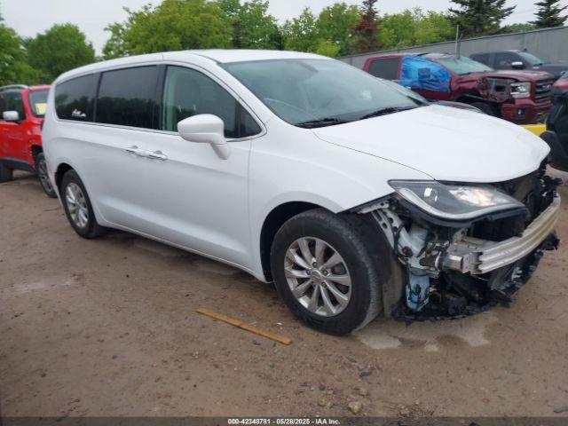  Salvage Chrysler Pacifica