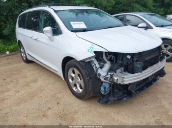  Salvage Chrysler Pacifica