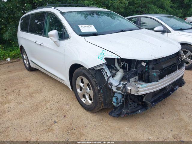  Salvage Chrysler Pacifica