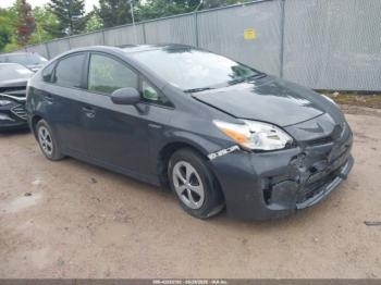  Salvage Toyota Prius