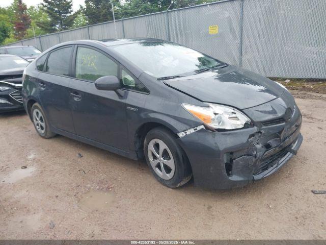  Salvage Toyota Prius