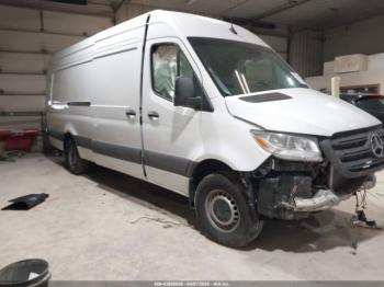 Salvage Mercedes-Benz Sprinter 2500