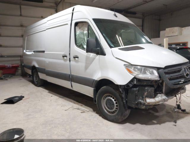  Salvage Mercedes-Benz Sprinter 2500