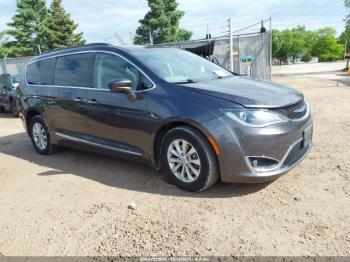  Salvage Chrysler Pacifica
