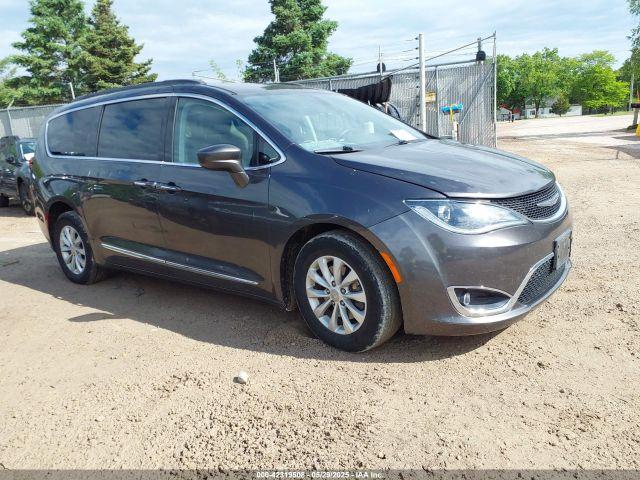  Salvage Chrysler Pacifica