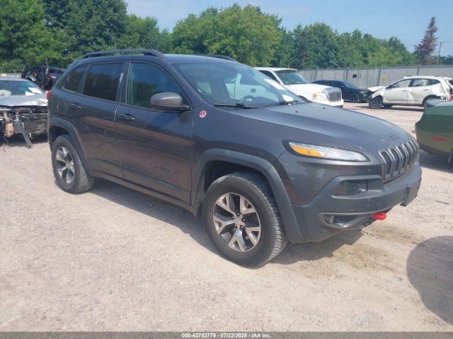  Salvage Jeep Cherokee