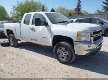  Salvage Chevrolet Silverado 2500