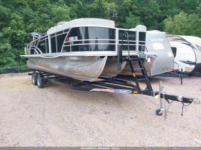  Salvage Sylvan L3 Dlz Pontoon & Trailer