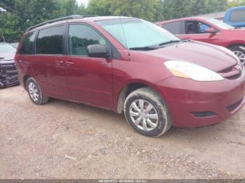  Salvage Toyota Sienna
