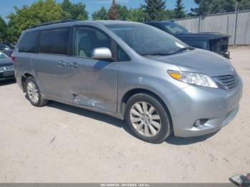  Salvage Toyota Sienna
