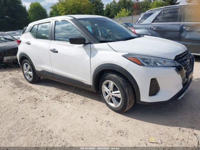  Salvage Nissan Kicks