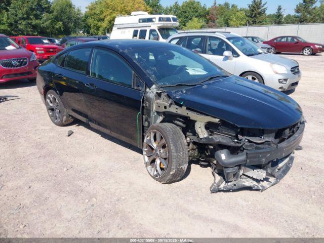  Salvage Chrysler 200