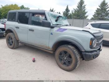  Salvage Ford Bronco