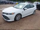Toyota Camry Le Image 6