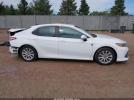 Toyota Camry Le Image 12