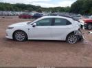 Toyota Camry Le Image 14