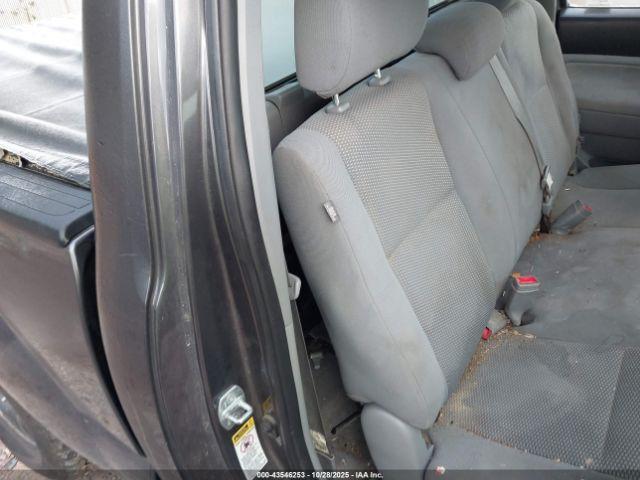 Toyota Tacoma Image 12