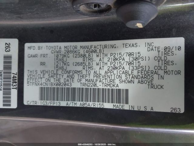 Toyota Tacoma Image 16