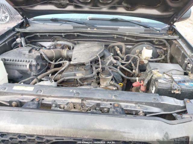 Toyota Tacoma Image 9