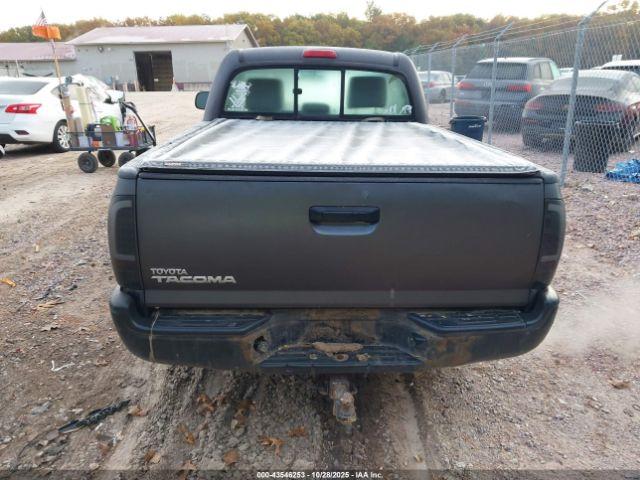 Toyota Tacoma Image 11