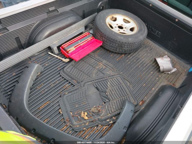 Chevrolet Silverado 1500 Work Truck Image 11