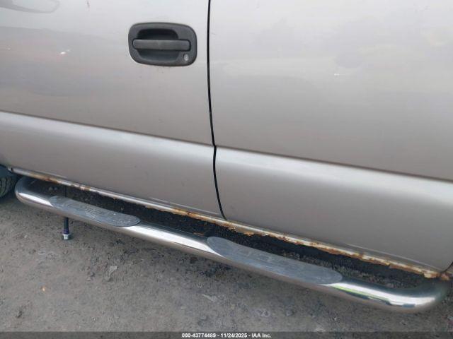 Chevrolet Silverado 1500 Work Truck Image 9