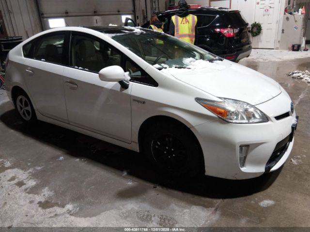  Salvage Toyota Prius