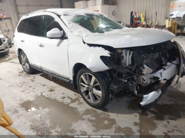  Salvage Nissan Pathfinder
