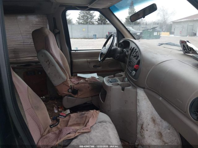 Ford E-150 Recreational Image 5