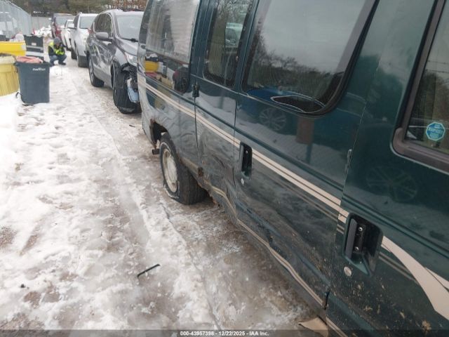 Ford E-150 Recreational Image 3