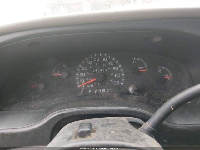 Ford E-150 Recreational Image 8