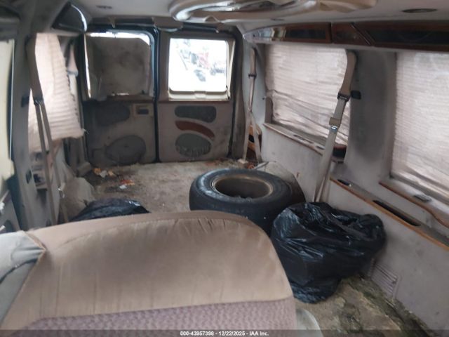 Ford E-150 Recreational Image 7