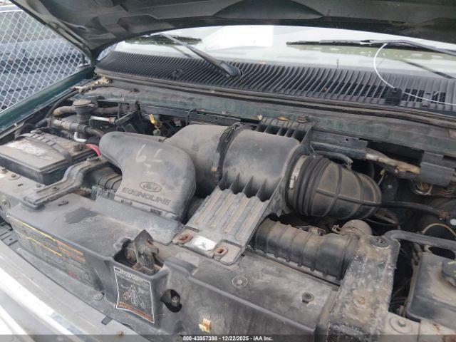 Ford E-150 Recreational Image 6