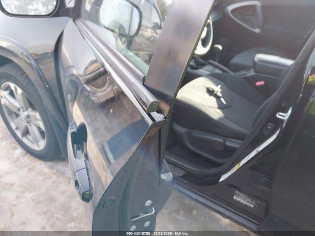 Toyota RAV4 Sport V6 Image 8