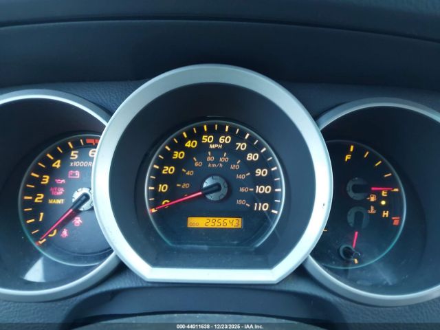 Toyota 4Runner Limited V8 Image 5