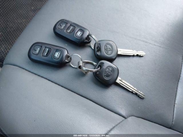 Toyota 4Runner Limited V8 Image 8